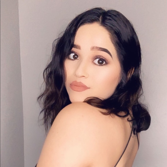 Meet your Posher, Edith - Picture 1 of 1